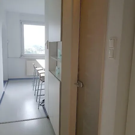 11 Glinskova Ploscad * Lublaň