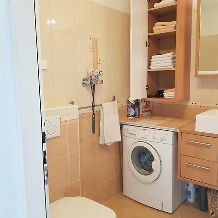 Apartment 11 Glinskova Ploscad