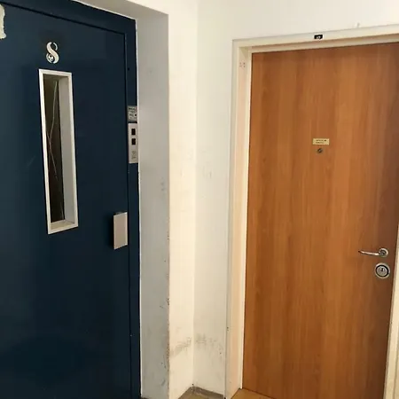11 Glinskova Ploscad Apartment